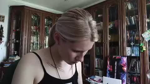 Lesly online show from June 2026 08:18:01 AM