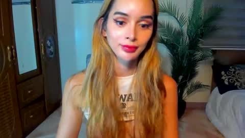 Snapshot of transdaizy19 chatting on December 2024 07:03:02 AM Daisy online show from December 2024 07:03:02 AM