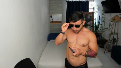 travis bakerr online show from December 2024 09:09:02 PM