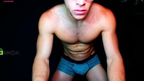 Snapshot of travisdiamonds chatting on January 2025 01:51:02 AM TRAVIS. online show from January 2025 01:51:02 AM