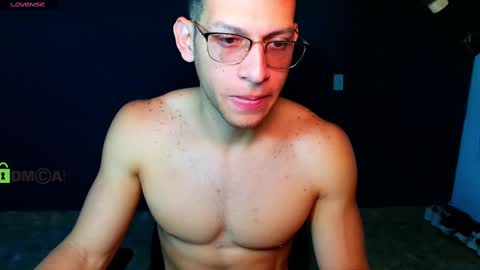 Snapshot of travisdiamonds chatting on February 2025 05:48:01 PM TRAVIS. online show from February 2025 05:48:01 PM