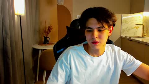 travisrivas online show from March 2026 03:01:01 AM