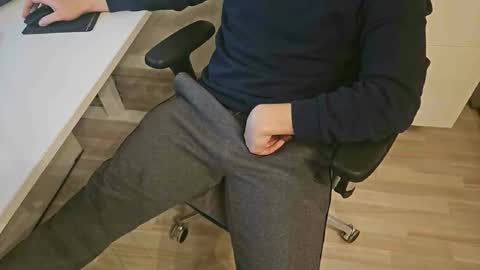 tree1989 online show from January 2025 07:02:02 PM