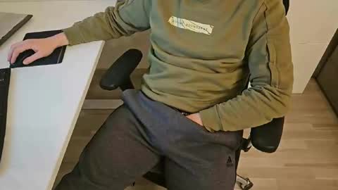 tree1989 online show from February 2025 07:52:02 PM