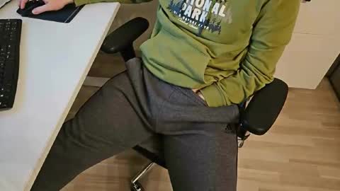 tree1989 online show from February 2025 06:26:02 PM