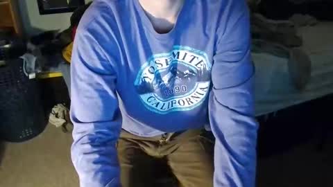 Snapshot of treehugger1710 chatting on December 2025 01:44:02 AM treehugger1710 online show from December 2025 01:44:02 AM