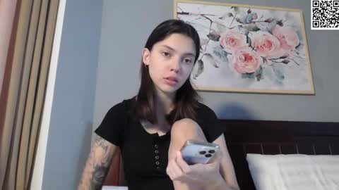 Snapshot of treezyny chatting on February 2025 03:48:01 AM Sarah And Jon online show from February 2025 03:48:01 AM