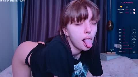 Snapshot of treplady chatting on May 2026 03:07:01 PM Karolina online show from May 2026 03:07:01 PM