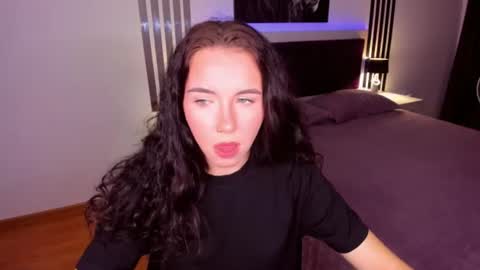 TriciaDaisy online show from July 2026 09:40:01 AM