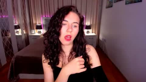 TriciaDaisy online show from July 2026 02:49:02 PM