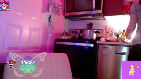 Snapshot of tricky_nymph chatting on October 2025 06:42:02 AM Cassie online show from October 2025 06:42:02 AM