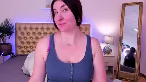 Mia online show from July 2026 05:10:01 AM
