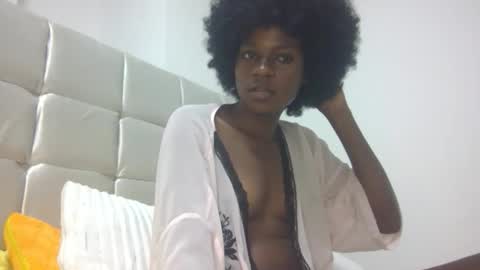 trishaelliee online show from April 2026 10:11:01 PM