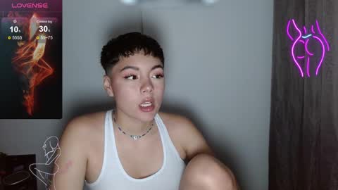 Snapshot of trixie_tangg chatting on March 2025 04:52:02 AM Kitty online show from March 2025 04:52:02 AM