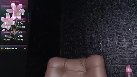 Snapshot of trixxiee_ chatting on February 2025 07:36:01 PM trixxiee_ online show from February 2025 07:36:01 PM