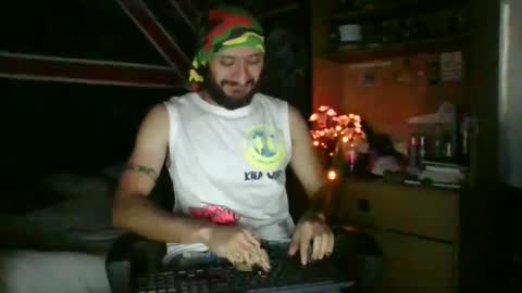 Snapshot of trizquelmen chatting on December 2024 03:41:01 AM Andrew online show from December 2024 03:41:01 AM