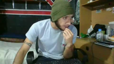 Snapshot of trizquelmen chatting on January 2025 05:39:01 AM Andrew online show from January 2025 05:39:01 AM