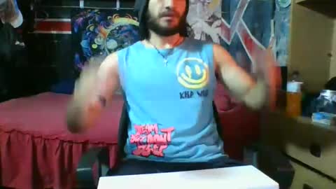 Snapshot of trizquelmen chatting on October 2025 05:32:02 PM Andrew online show from October 2025 05:32:02 PM