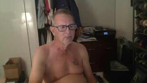 Snapshot of troffer1020 chatting on February 2025 12:15:02 AM Troffer online show from February 2025 12:15:02 AM