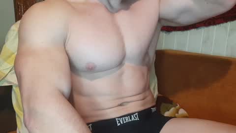 Snapshot of troncq chatting on January 2025 07:00:01 AM Troncq online show from January 2025 07:00:01 AM