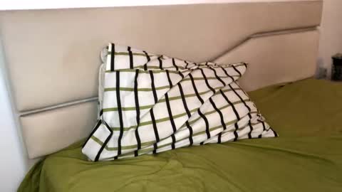 Troncq online show from November 2025 02:06:02 PM