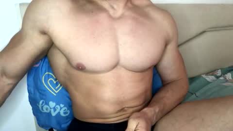 Troncq online show from December 2025 10:20:02 AM