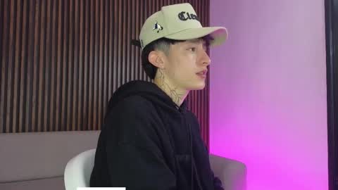 Troy online show from September 2025 07:35:01 PM