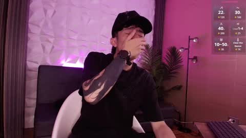 Troy online show from December 2025 07:44:01 PM