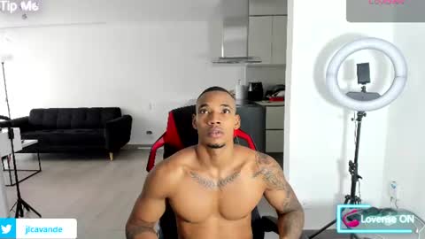 Snapshot of troywesly_ chatting on July 2026 06:33:01 PM Troy wesly online show from July 2026 06:33:01 PM
