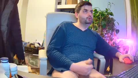 Snapshot of trustmelove chatting on January 2025 06:22:02 AM Trustmelove online show from January 2025 06:22:02 AM