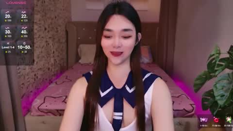 ts_yoshi_ online show from October 2025 02:20:01 AM