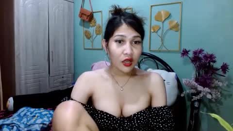 Snapshot of tsempress chatting on December 2024 01:55:02 PM SHENA online show from December 2024 01:55:02 PM
