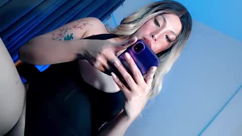 Snapshot of tsgirl_julian69 chatting on December 2025 08:59:02 PM Julian online show from December 2025 08:59:02 PM