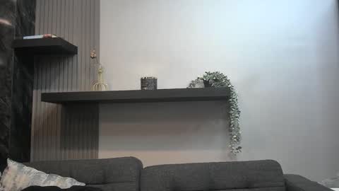 Lexi Longg online show from April 2026 06:10:01 PM