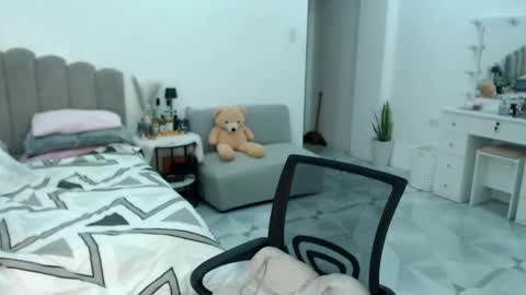  Love Marie  online show from February 2026 06:59:02 PM