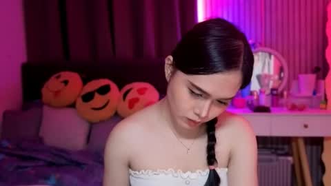 Bella Ratbu online show from November 2025 06:30:01 PM