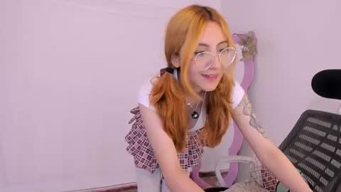 Snapshot of tu_dulcetentacion_ chatting on June 2026 01:41:02 AM ANGELICA online show from June 2026 01:41:02 AM