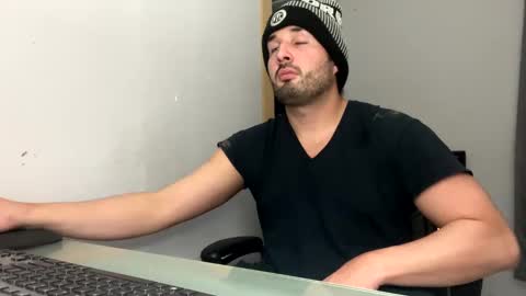 Snapshot of tuamante000 chatting on December 2024 02:07:02 AM Stimulation make me Cum in Public or in Pvt online show from December 2024 02:07:02 AM