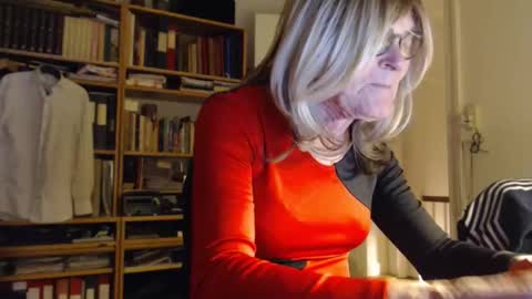 Snapshot of tubaist chatting on November 2025 06:40:02 PM FINN but call me NANNA online show from November 2025 06:40:02 PM