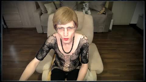 Clementine online show from November 2025 08:04:02 AM