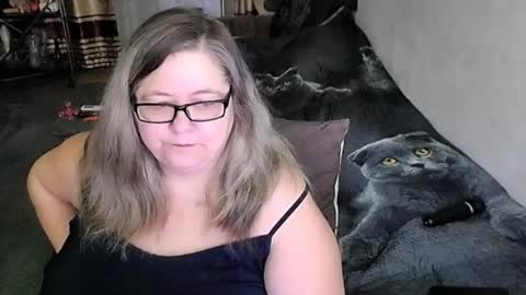 Lana online show from April 2026 10:54:02 PM