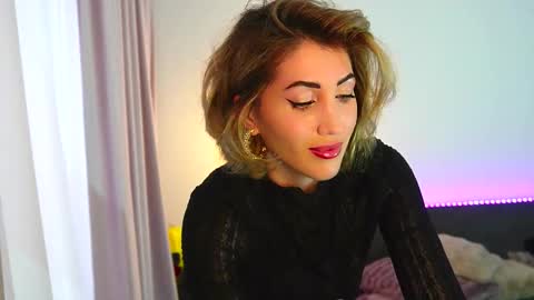 MayCarrey online show from October 2025 09:07:02 AM