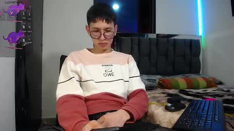 Snapshot of twink_daren chatting on January 2025 06:24:02 PM Mr Daren online show from January 2025 06:24:02 PM