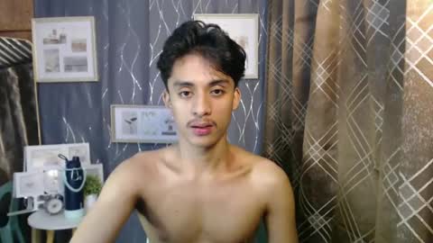 Snapshot of twink_hairyass69 chatting on December 2024 02:10:02 PM Aladin online show from December 2024 02:10:02 PM