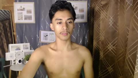 Snapshot of twink_hairyass69 chatting on January 2025 06:27:02 PM Aladin online show from January 2025 06:27:02 PM