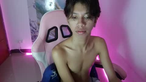 Snapshot of twink_sunny chatting on July 2026 04:20:02 PM sunny online show from July 2026 04:20:02 PM