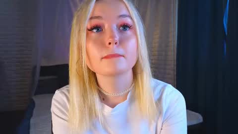 twinklefluff online show from March 2025 04:24:02 AM