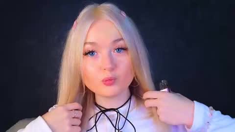 twinklefluff online show from March 2025 04:43:02 AM