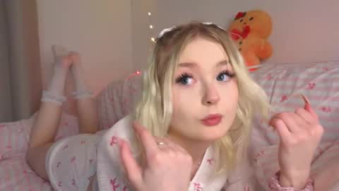 twinklefluff online show from February 2026 04:11:02 PM