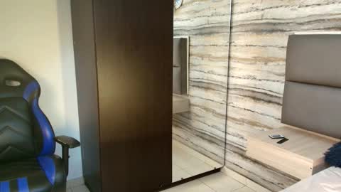 twinslovers_ online show from December 2025 03:33:01 AM